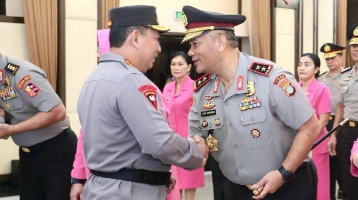 Kapolri-Jenderal-Listyo-Sigit-Prabowo-bersalaman-Kapolda-Kepulauan-Riau-Kepri-Asep32