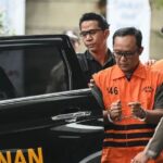 penahanan-lima-tersangka-kasus-suap-dan-gratifikasi-lampung-tengah-111225-sth-096384341954481449673